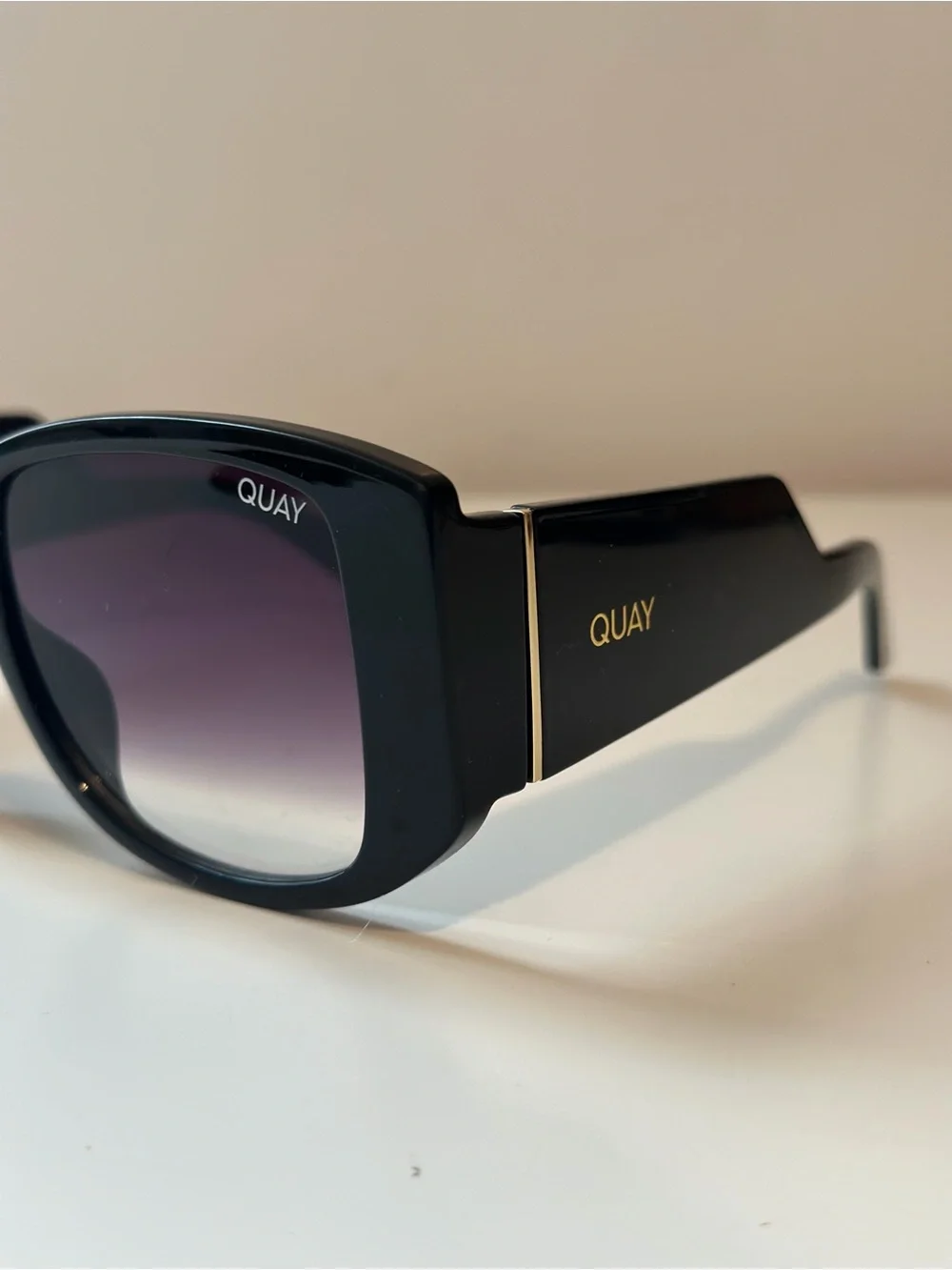Quay Australia Who Is She Oversized Square Sunglasses Black Gradient CAT 3 UV